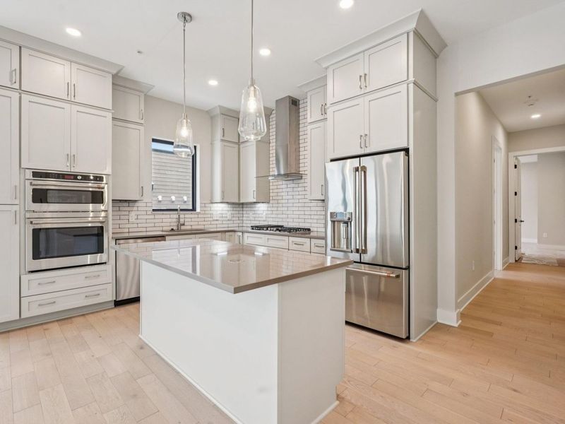 2842 Gunnison Drive , Unit 303, Columbus, OH 43228 Photo 8