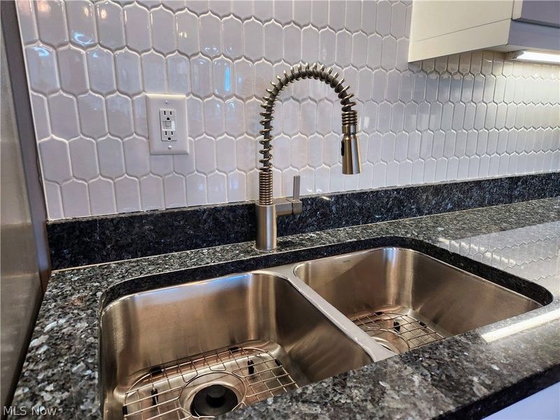 701 W Lakeside Avenue , Unit 803, Cleveland, OH 44113 Photo 8