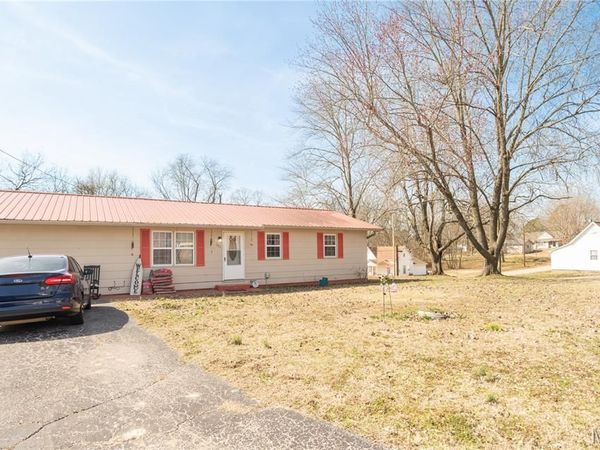 282 W Reed Avenue , Puxico, MO 63960