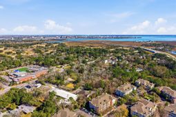 1423 Telfair Way photo 4