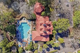 1423 Telfair Way photo 4