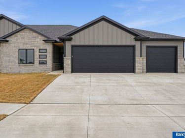 9401 Delano Drive , Lincoln, NE 68516