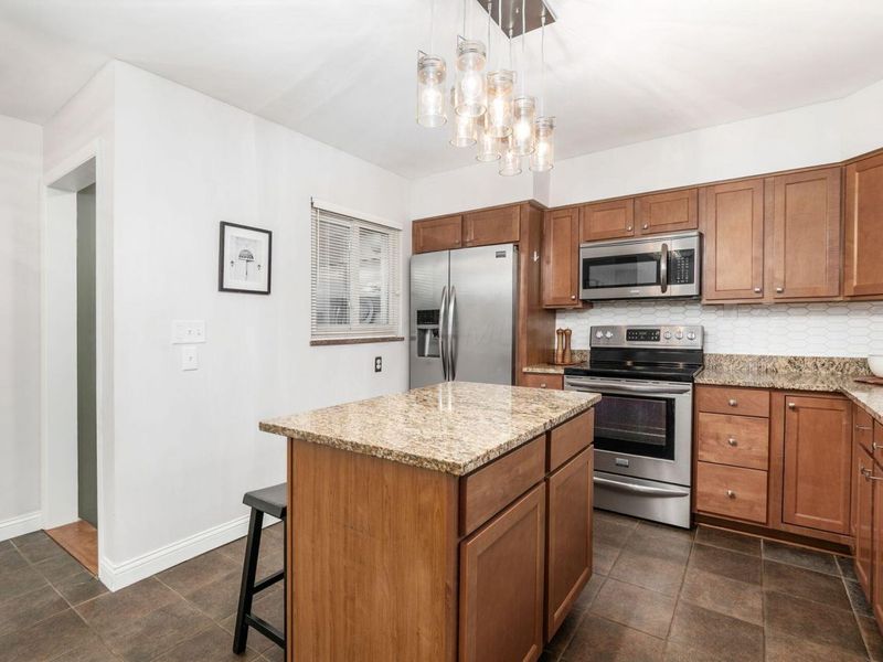 2666 Woodstock Road, Columbus, OH 43221 Photo 12