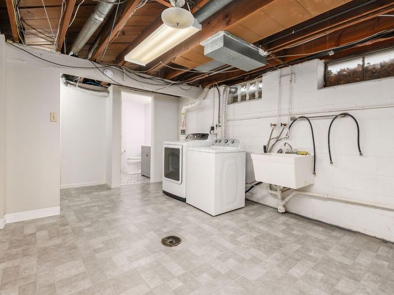 2666 Woodstock Road, Columbus, OH 43221 Photo 29