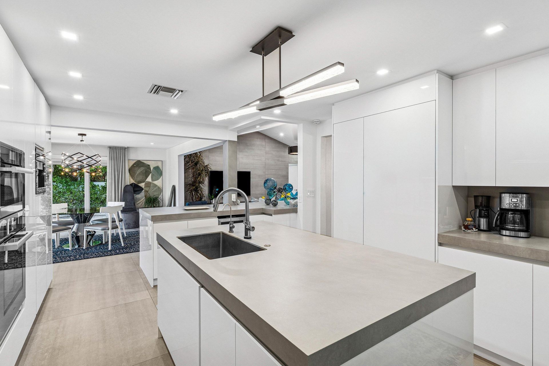 820 N Atlantic Drive, Lantana, FL 33462 Photo
