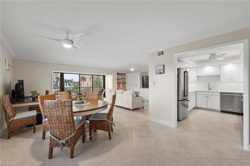 2880 Gulf Shore Blvd N, Unit 410, Naples, FL 34103 Photo