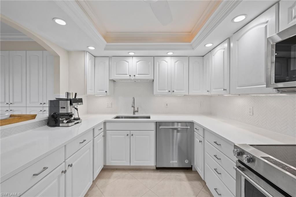 2880 Gulf Shore Blvd N, Unit 410, Naples, FL 34103 Photo