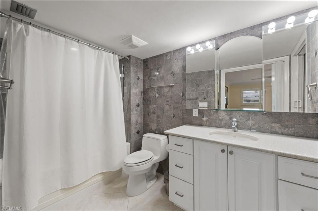 2880 Gulf Shore Blvd N, Unit 410, Naples, FL 34103 Photo