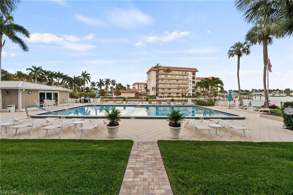 2880 Gulf Shore Blvd N, Unit 410, Naples, FL 34103 Photo