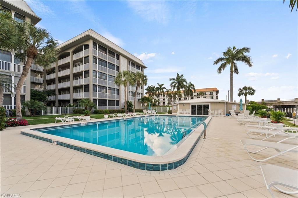 2880 Gulf Shore Blvd N, Unit 410, Naples, FL 34103 Photo