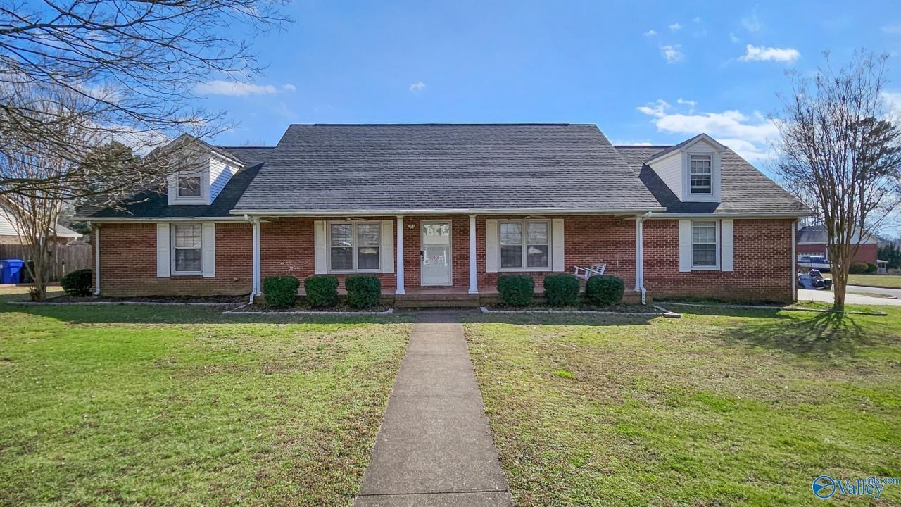 301 Crutcher Circle, Athens, AL 35611 Main Photo