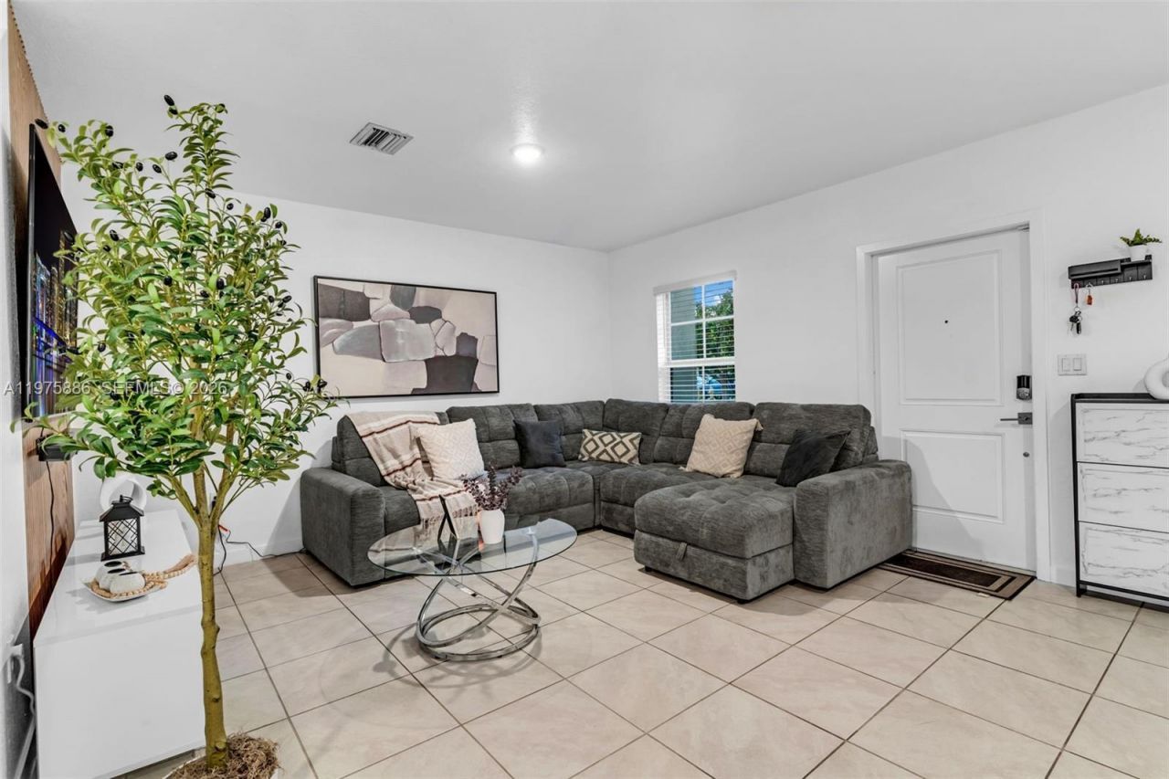 533 NE 5 Pl, Homestead, FL 33034 Photo