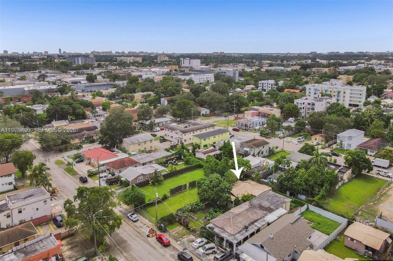 2636 NW 22nd Ct , Miami, FL 33142 Photo
