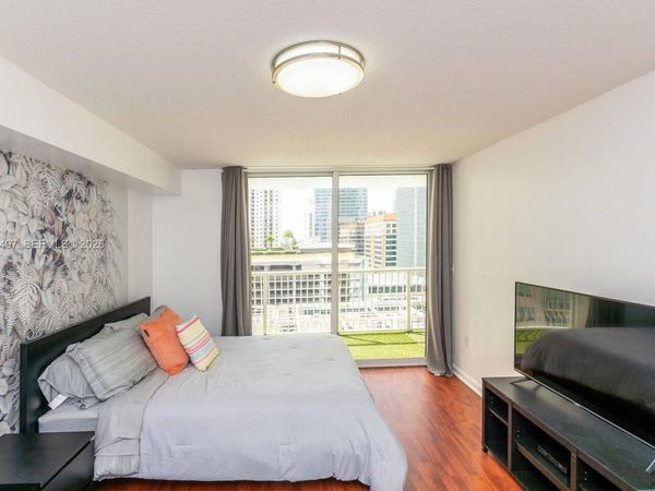 1200 Brickell Bay Dr , Unit 1621, Miami, FL 33131