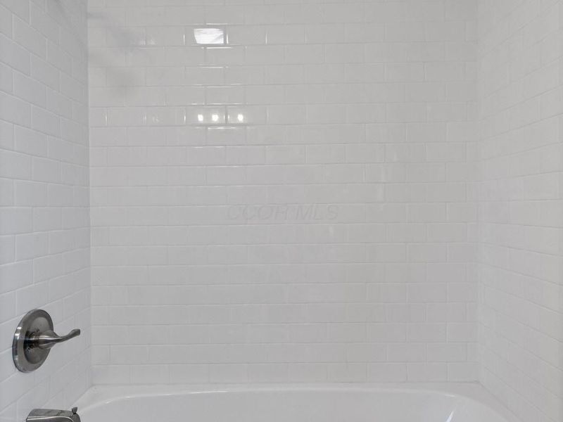 19 E Oak Street , Canal Winchester, OH 43110 Photo 10