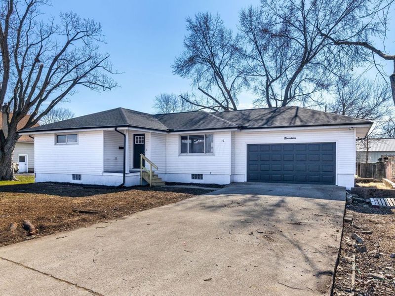 19 E Oak Street , Canal Winchester, OH 43110 Photo 2