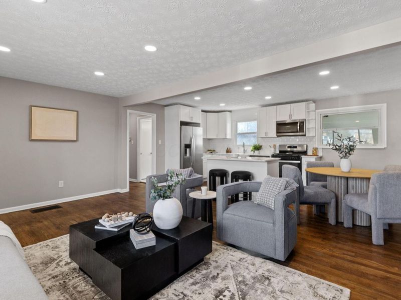 19 E Oak Street , Canal Winchester, OH 43110 Photo 6