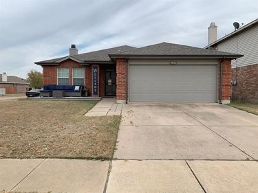 912 Mosaic Drive, Fort Worth, TX 76179