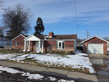 24 Waltham Avenue , Lancaster, NY 14086