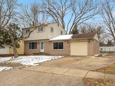 23225 Albion Avenue, Farmington Hills, MI 48336
