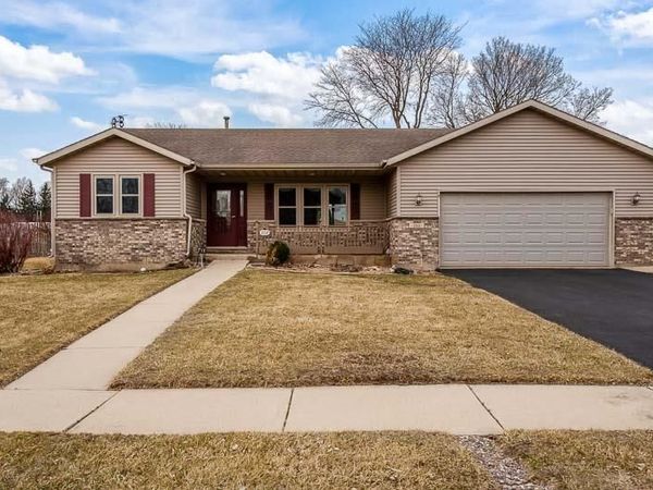 212 ROYAL Avenue, BELVIDERE, IL 61008