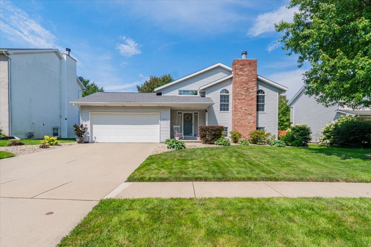 1509 Beckenham Drive, Bloomington, IL 61704 Main Photo