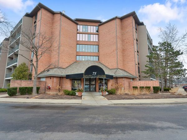 75 Kristin Circle , Unit 123, Schaumburg, IL 60195