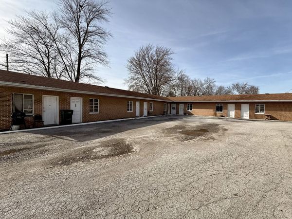 901 State Route 10 West, Clinton, IL 61727