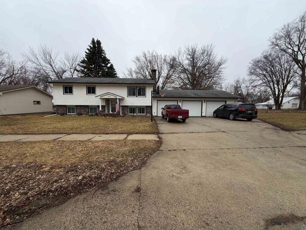 1220 14th Street, Sheldon, IA 51201
