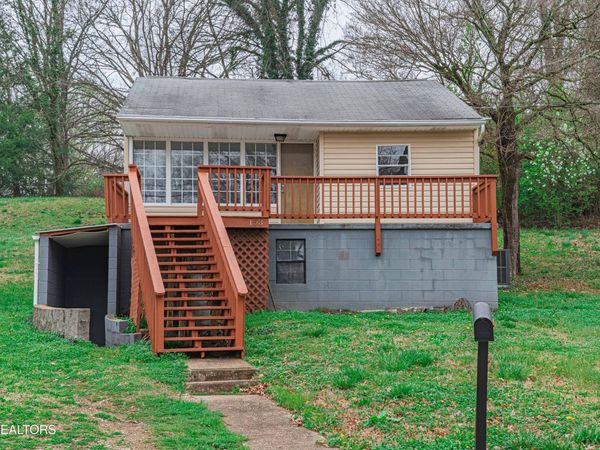 153 Johnson Rd, Oak Ridge, TN 37830