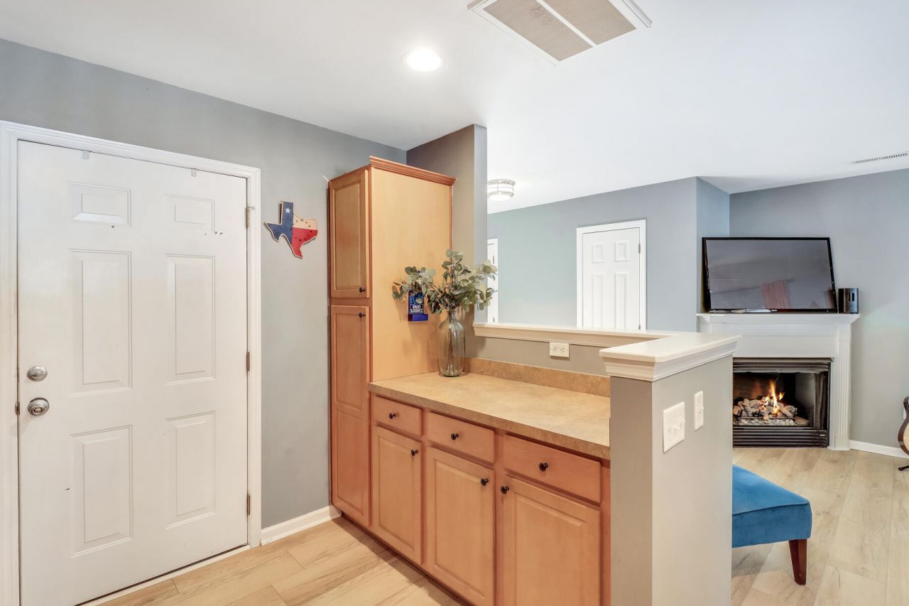 8653 Grassy Oak Trail Photo 7