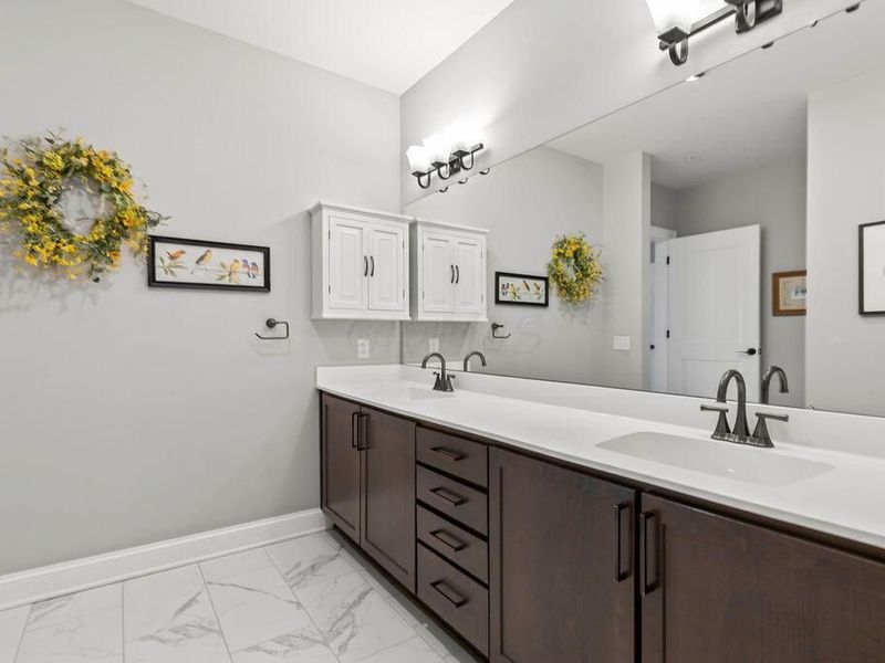 5339 Highpointe Lakes Drive , Unit 301, Westerville, OH 43081 Photo 16