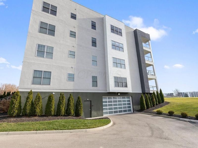 5339 Highpointe Lakes Drive , Unit 301, Westerville, OH 43081 Photo 3