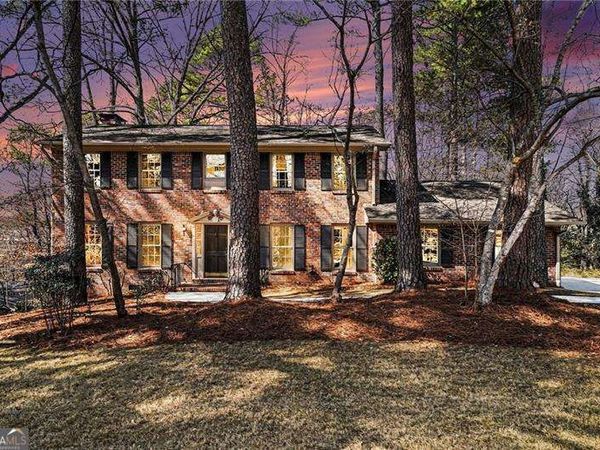 1758 W Nancy Creek Drive NE, Atlanta, GA 30341