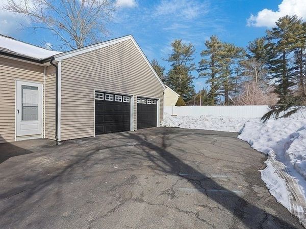 5 Bernier Ln, Bellingham, MA 02019