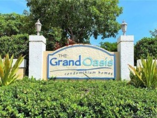 5861 Riverside Dr, Unit 103, Coral Springs, FL 33067