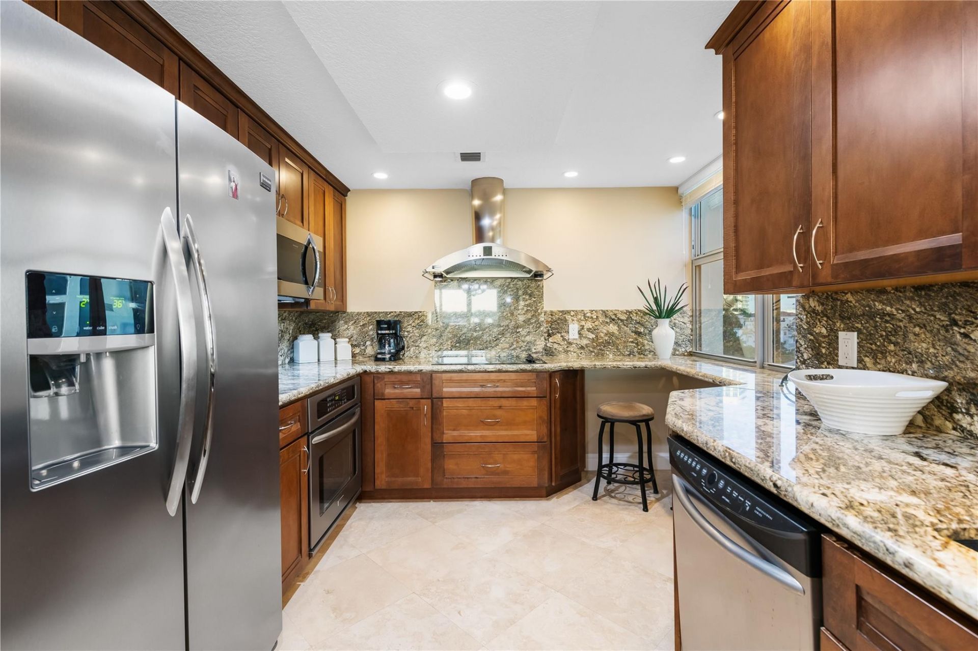 511 Bayshore Drive, Unit 501, Fort Lauderdale, FL 33304 Photo