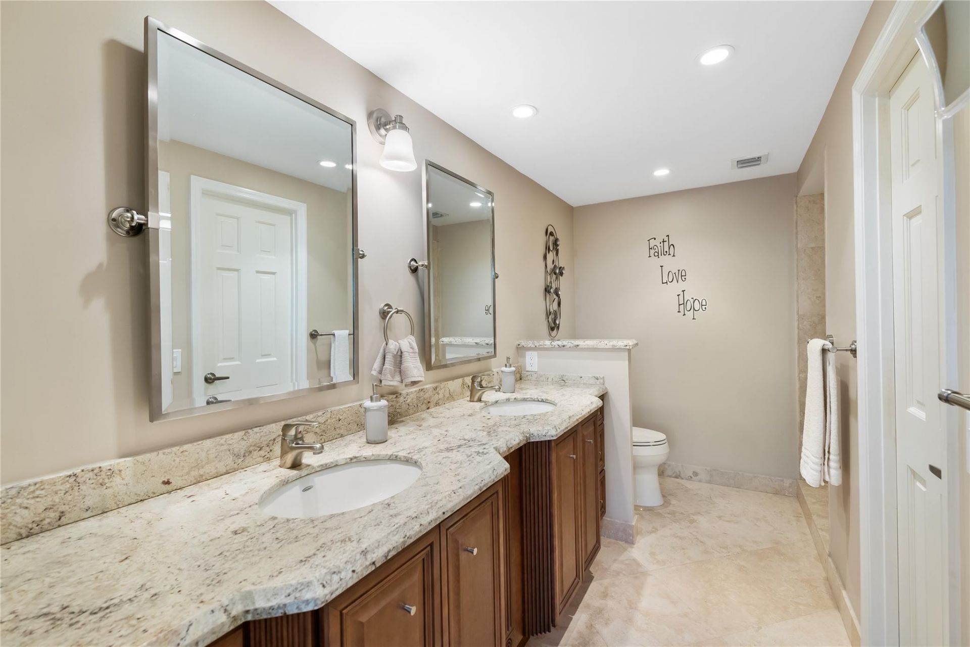 511 Bayshore Drive, Unit 501, Fort Lauderdale, FL 33304 Photo