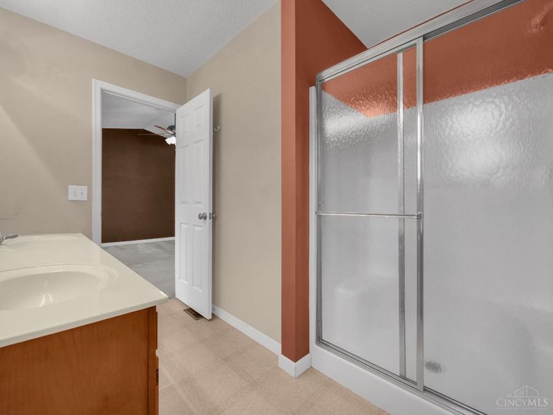 2048 Apple Knoll Lane, Monroe, OH 45044 Photo 21