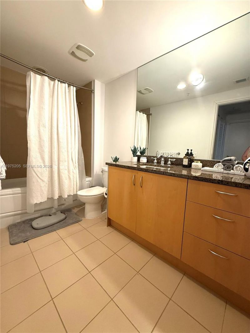 300 S Biscayne Blvd , Unit 3504, Miami, FL 33131 Photo