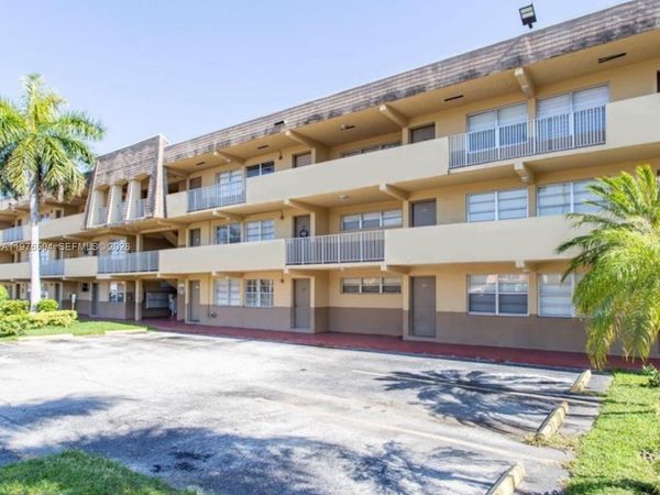 11005 SW 1st St , Unit 107, Sweetwater, FL 33174