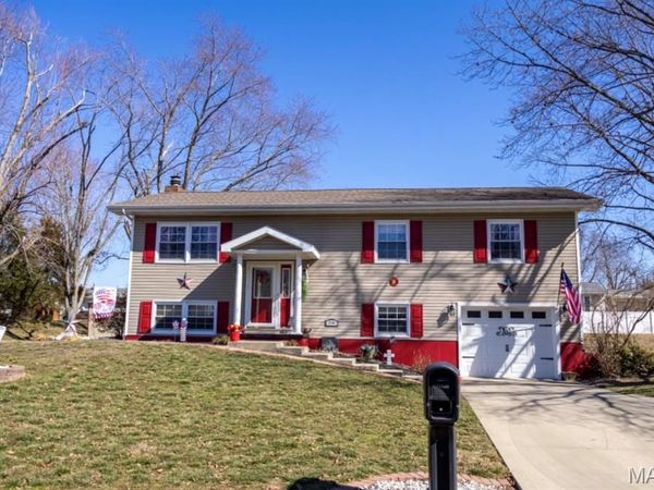 776 S Buhrman Street , Nashville, IL 62263