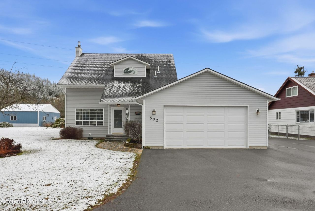 502 Lewiston Ave, Pinehurst, ID 83850 Main Photo