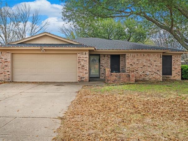 405 SW Rand Drive , Burleson, TX 76028