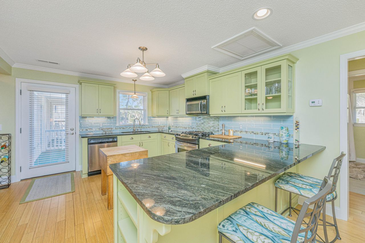 613 Palmetto Boulevard Photo 8