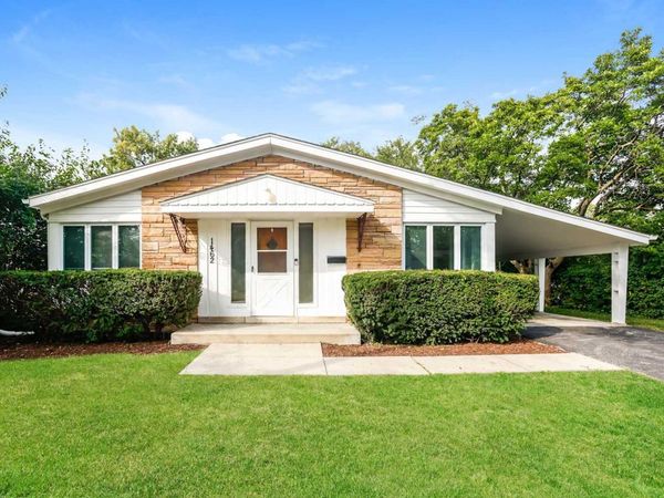 1462 Deerfield Road , Deerfield, IL 60015