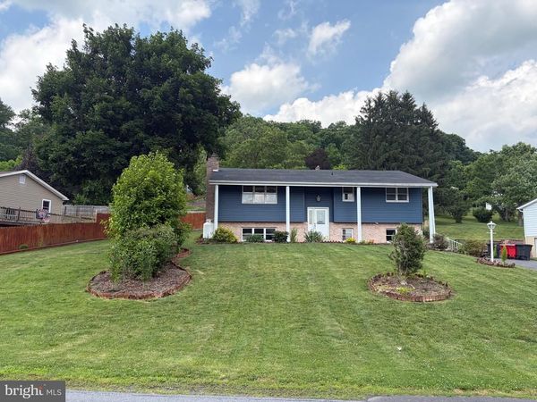 545 SUMMIT DRIVE, LEWISTOWN, PA 17044