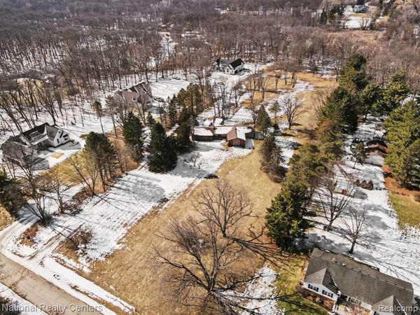 400 Liddy Drive, Brighton Twp, MI 48114