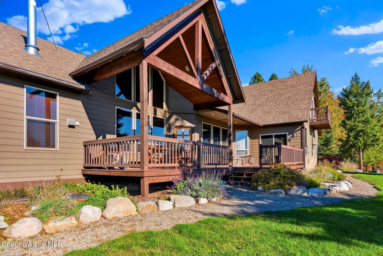 558 Grouse Hill Rd, Bonners Ferry, ID 83805 Main Photo