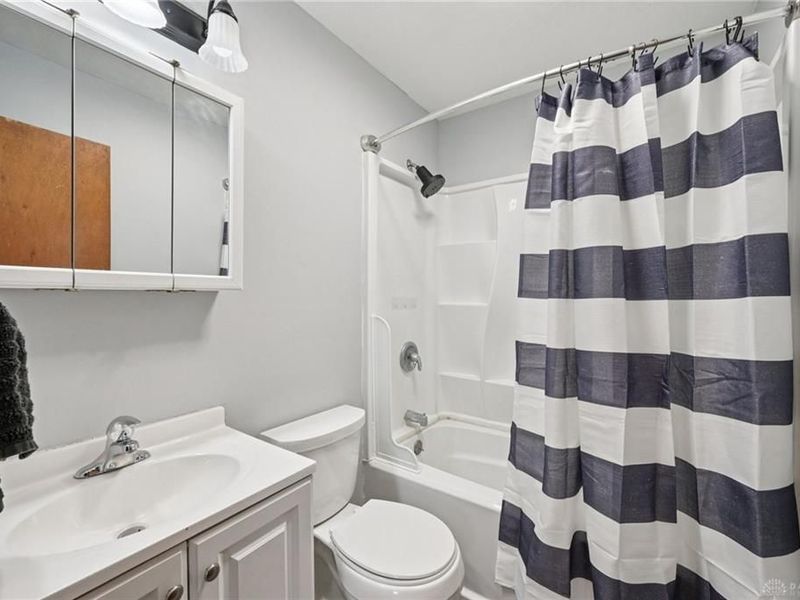 254 Amsterdam Drive, Xenia, OH 45385 Photo 14